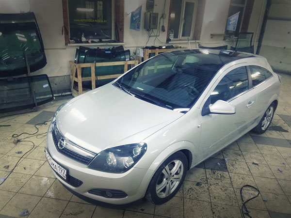 Цена замены лобового стекла Opel Astra J
